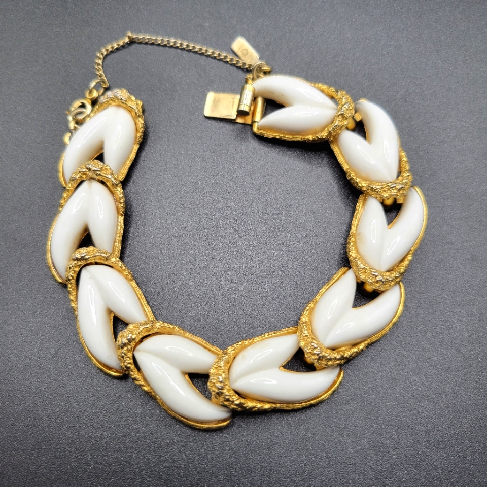 Vtg Monet Bracelet | Thermoset Plastic | White & Gold Tone | C 1940's